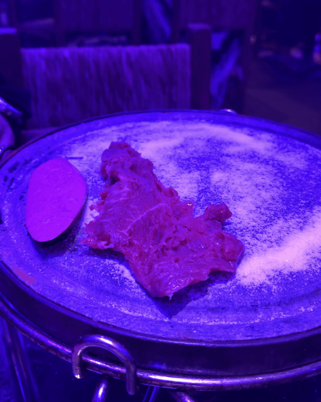 Fondue de carne na pedra era do fogo 3