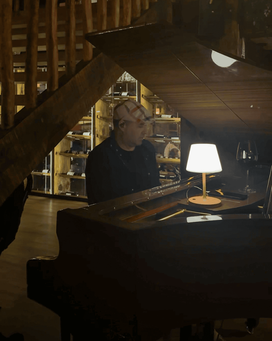 Piano com música ao vivo no Chalezinho Gramado